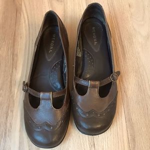 Brown round toe flats. Size 8 1/2